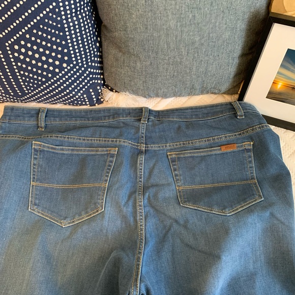 Girlfriend Jeans - Picture 4 of 5